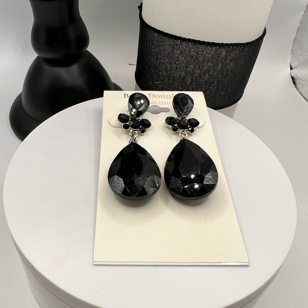 Beau Douglas Earrings NEW